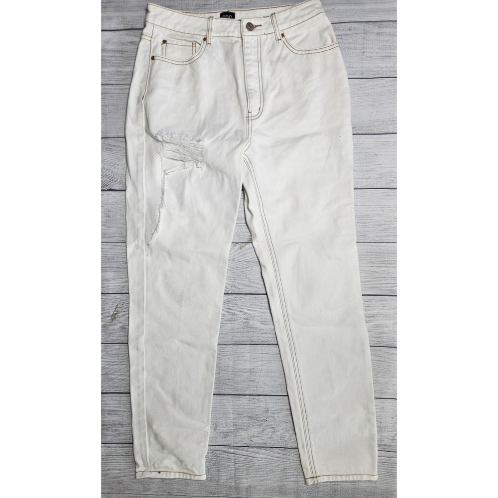 BDG Urban Outfitters Jeans Womens 28 Cream High Rise Mom Distressed Denim